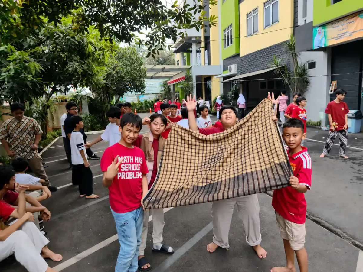Semangat Kemerdekaan, Wujudkan Generasi Rabbany yang Berkarakter dan Berprestasi: HUT ke-81 RI di SMP Insan Rabbany foto 3