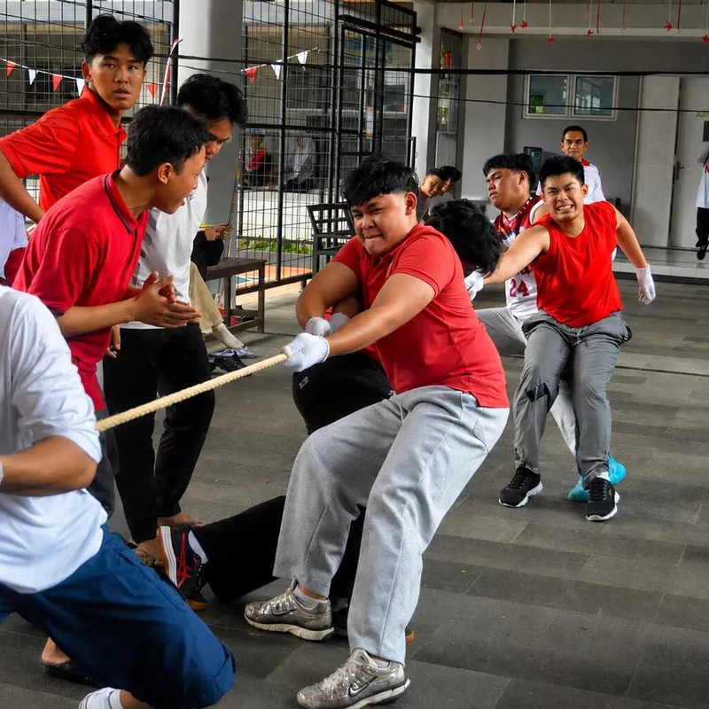 Gelorakan Merah Putih, Kobarkan Semangat, Satukan Indonesia: Semarak HUT ke-81 RI di SMA Insan Rabbany
