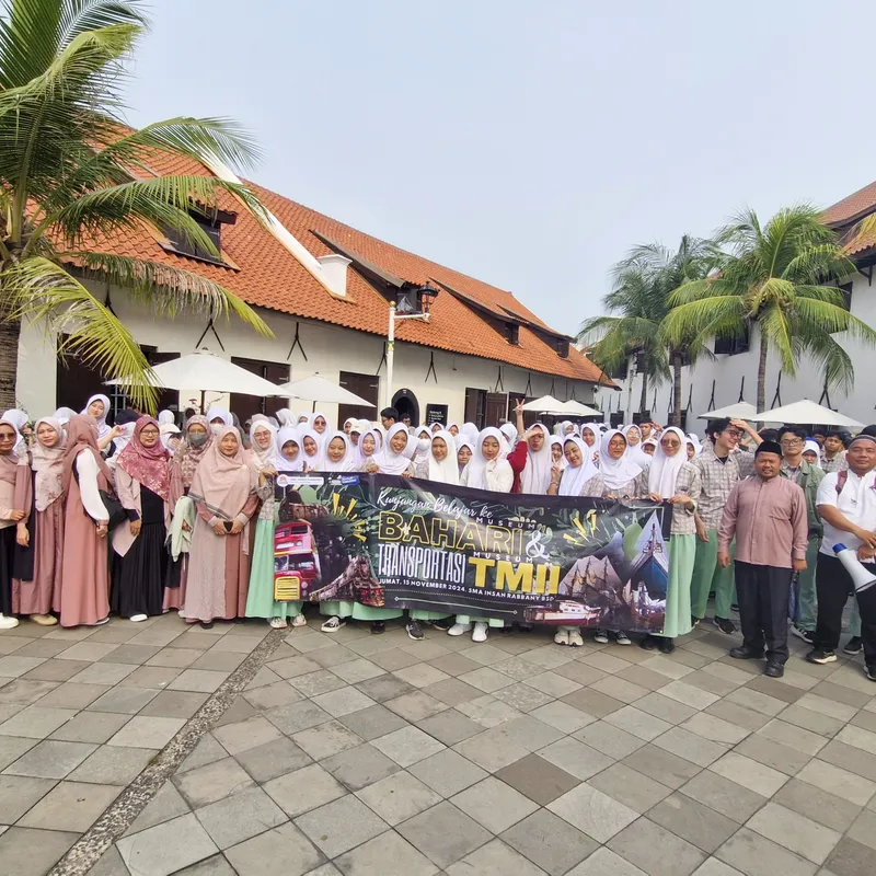 Kunjungan Belajar SMA Insan Rabbany ke Museum Bahari dan Museum Transportasi TMII Jakarta Tahun 2024