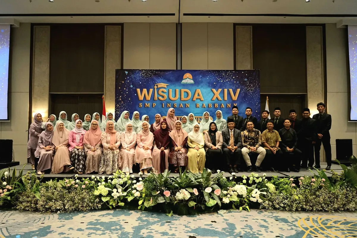 Wisuda Angkatan XIV Reveriouns SMP Insan Rabbany Tahun Ajaran 2025/2026: Mewujudkan Generasi Rabbany yang Siap Menjadi Cahaya Peradaban foto 4